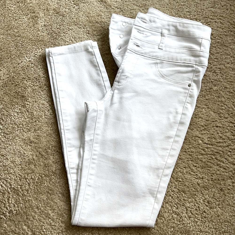 Size 2 Refuge Jeans